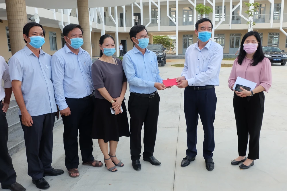 UBND TP Đà Nẵng kiểm tra công tác chuẩn bị trước khi học sinh đi học trở lại ảnh 3 UBND TP Đà Nẵng kiểm tra công tác chuẩn bị trước khi học sinh đi học trở lại ảnh 3