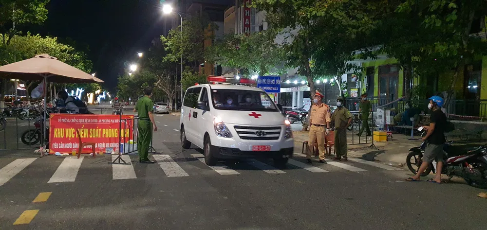 Đà Nẵng: Phong tỏa 4 phường thuộc quận Sơn Trà, người dân không ra đường sau 20 giờ ảnh 11 Đà Nẵng: Phong tỏa 4 phường thuộc quận Sơn Trà, người dân không ra đường sau 20 giờ ảnh 11