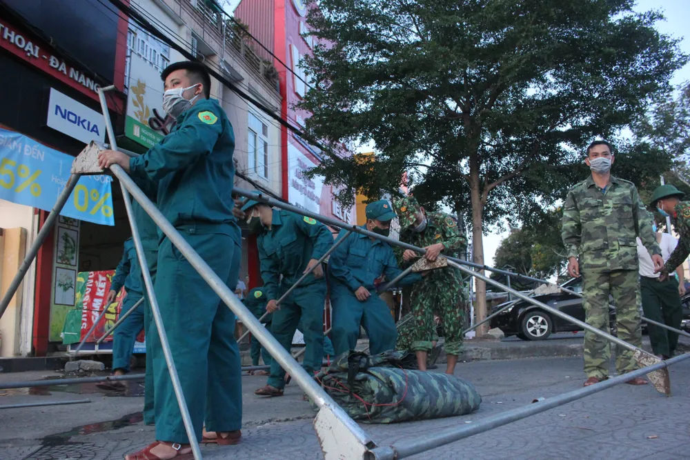 Đà Nẵng: Phong tỏa 4 phường thuộc quận Sơn Trà, người dân không ra đường sau 20 giờ ảnh 3 Đà Nẵng: Phong tỏa 4 phường thuộc quận Sơn Trà, người dân không ra đường sau 20 giờ ảnh 3