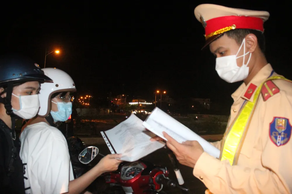 Đà Nẵng: Phong tỏa 4 phường thuộc quận Sơn Trà, người dân không ra đường sau 20 giờ ảnh 10 Đà Nẵng: Phong tỏa 4 phường thuộc quận Sơn Trà, người dân không ra đường sau 20 giờ ảnh 10