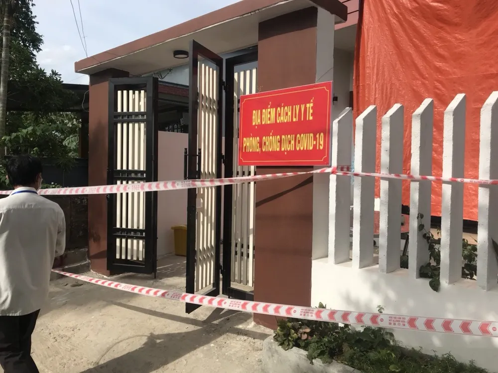 Tạm dừng thu tiền điện, nước và hỗ trợ người dân rút tiền mặt trong vùng cách ly y tế quận Sơn Trà ảnh 1