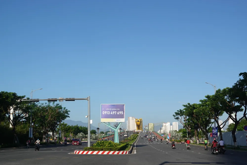 Người dân Đà Nẵng háo hức ngày mở cửa trở lại ảnh 12 Người dân Đà Nẵng háo hức ngày mở cửa trở lại ảnh 12