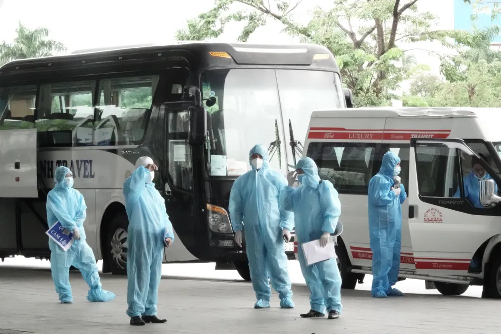 Đà Nẵng: "Chuyến bay 0 đồng" đưa bà bầu, trẻ em, người già yếu, người khó khăn về quê ảnh 11 Đà Nẵng: "Chuyến bay 0 đồng" đưa bà bầu, trẻ em, người già yếu, người khó khăn về quê ảnh 11