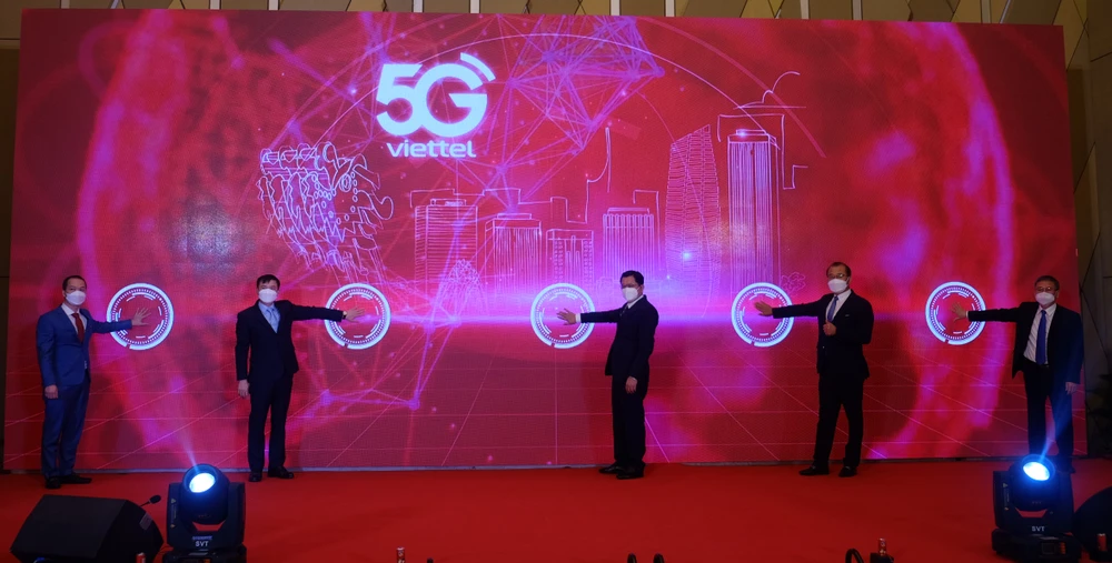 Nghi thức chính thức khai trương thử nghiệm dịch vụ 5G