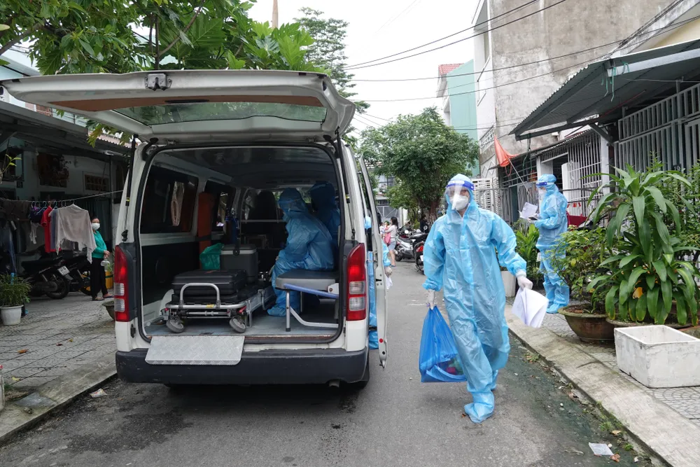 Đà Nẵng triển khai tiêm vaccine lưu động tại nhà cho người già, người có bệnh nền ảnh 1 Đà Nẵng triển khai tiêm vaccine lưu động tại nhà cho người già, người có bệnh nền ảnh 1