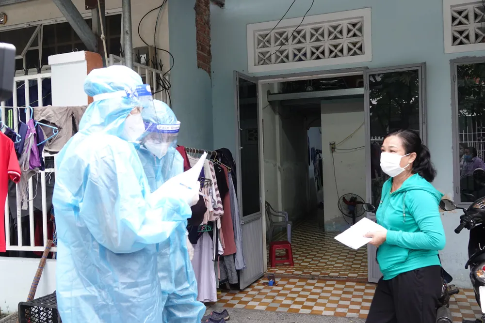 Đà Nẵng triển khai tiêm vaccine lưu động tại nhà cho người già, người có bệnh nền ảnh 2 Đà Nẵng triển khai tiêm vaccine lưu động tại nhà cho người già, người có bệnh nền ảnh 2