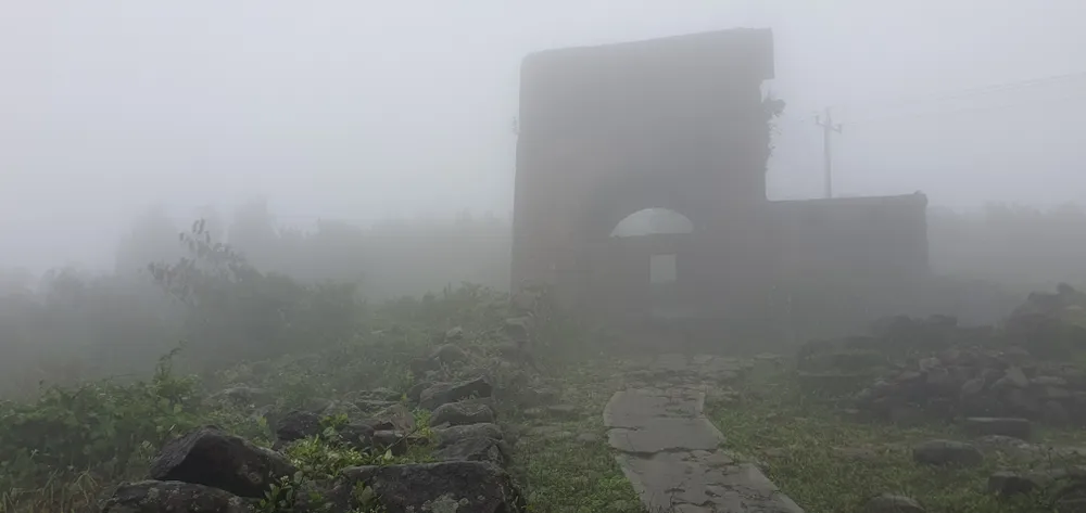 Hải Vân quan trong sương mù  ảnh 7