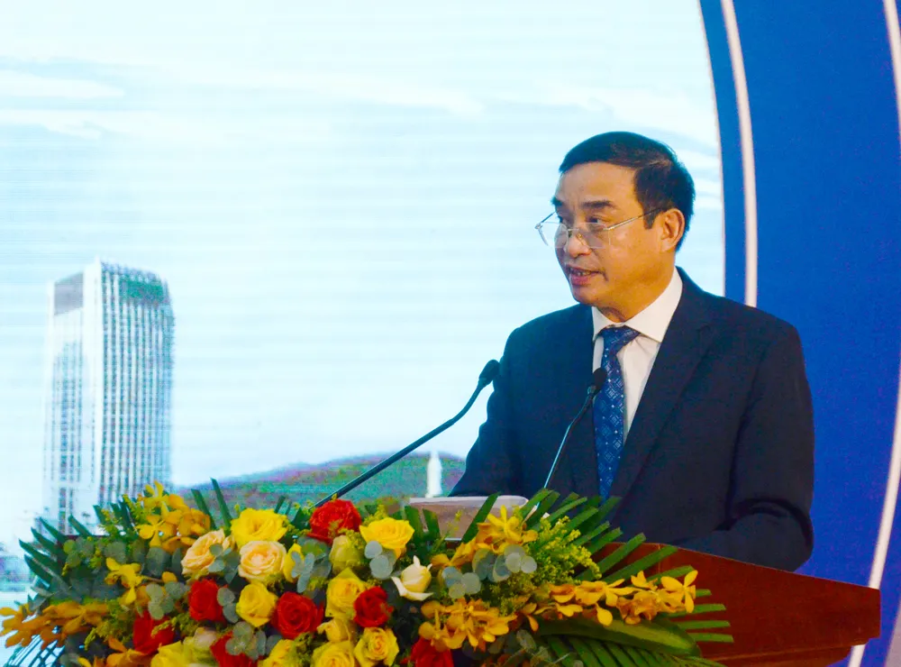 Chủ tịch nước Nguyễn Xuân Phúc: Đà Nẵng phải trở thành một biểu tượng, niềm tự hào về sự vươn mình, vượt qua trở ngại trỗi dậy thành công  ảnh 3 Chủ tịch nước Nguyễn Xuân Phúc: Đà Nẵng phải trở thành một biểu tượng, niềm tự hào về sự vươn mình, vượt qua trở ngại trỗi dậy thành công  ảnh 3