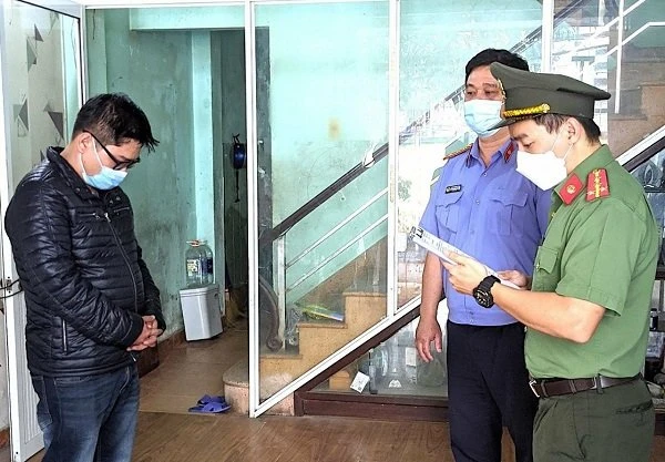 Nguyễn Văn Minh Thọ nghe đọc lệnh bắt tạm giam