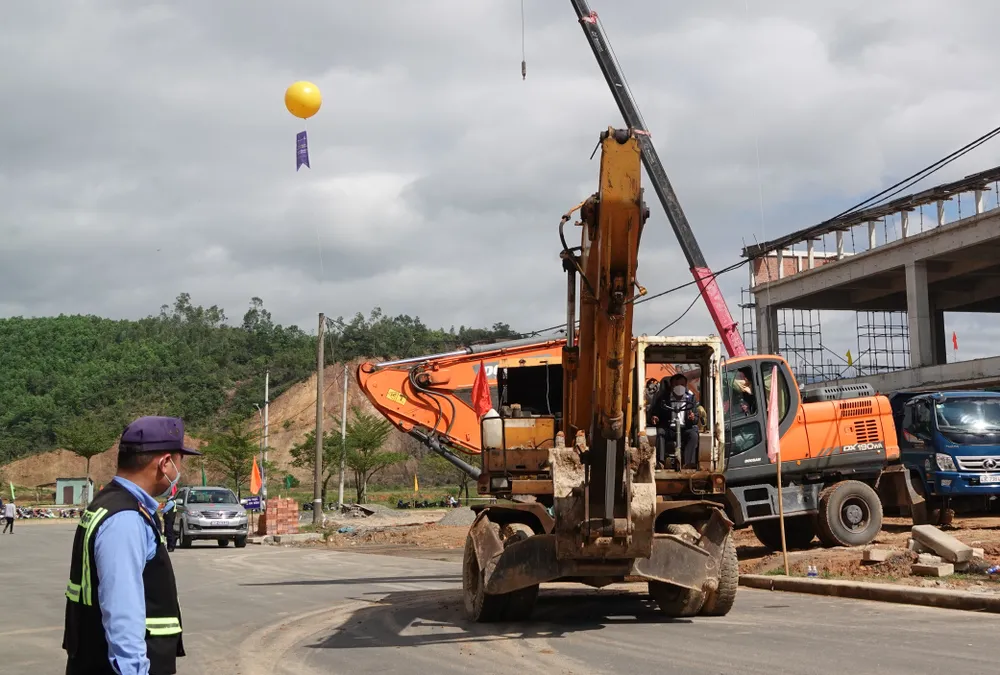 Đà Nẵng ngày đầu trở lại làm việc sau nghỉ tết ảnh 5