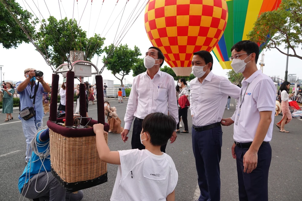 Nhộn nhịp lễ hội khinh khí cầu ở Đà Nẵng ảnh 1 Nhộn nhịp lễ hội khinh khí cầu ở Đà Nẵng ảnh 1