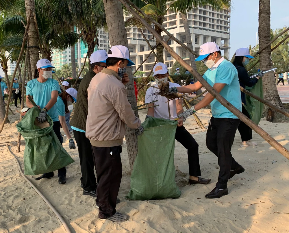 Các sở ban ngành TP Đà Nẵng liên tục triển khai nhiều chương trình cùng hưởng ứng về du lịch xanh, du lịch không rác thải