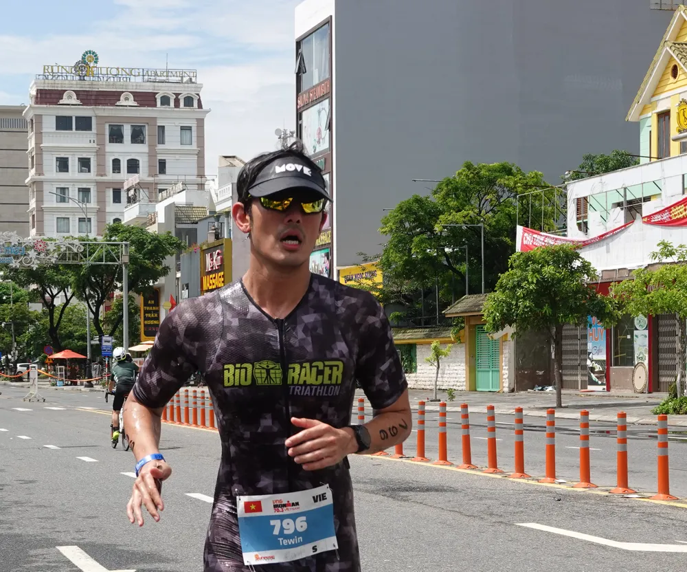 Hơn 2.500 vận động viên chinh phục IRONMAN 70.3 Việt Nam 2022 ảnh 13