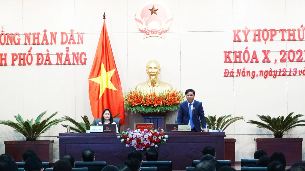 Ông Lương Nguyễn Minh Triết, Chủ tịch HĐND TP Đà Nẵng và bà Cao Thị Huyền Trân, Phó Chủ tịch HĐND TP Đà Nẵng chủ trì kỳ họp