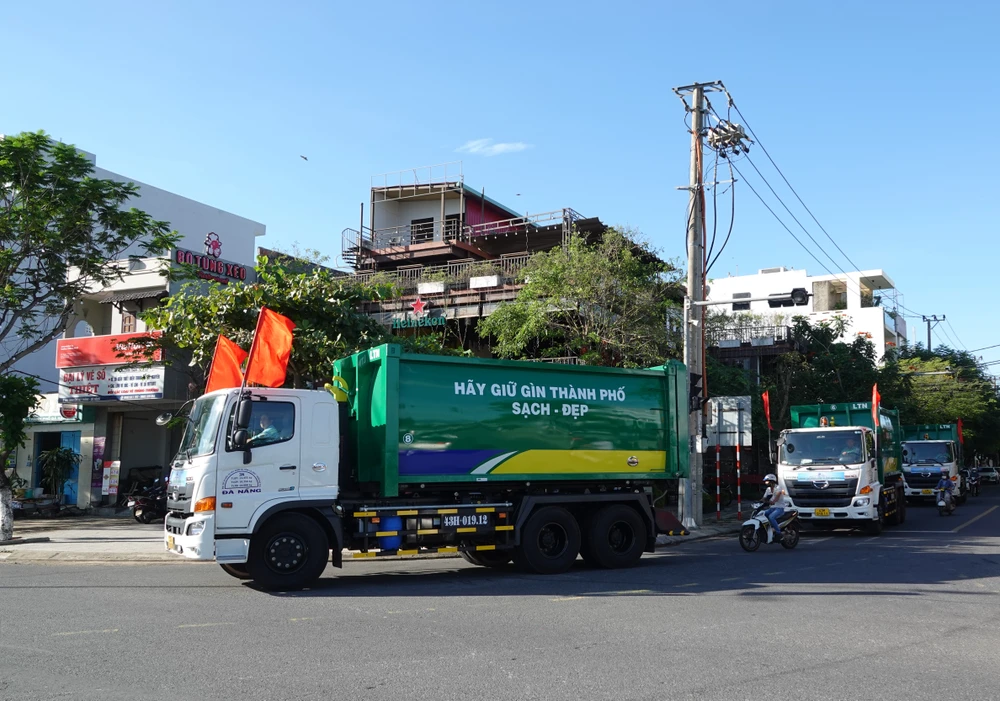 Đà Nẵng xanh, sạch, đẹp như hôm nay có sự tận tụy, nỗ lực không ngừng của nhiều lực lượng trên địa bàn