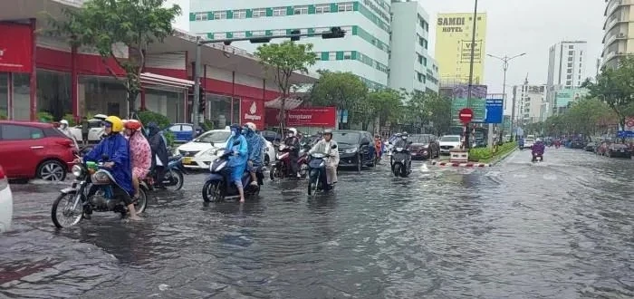 Đà Nẵng: Mưa lớn, một vài nơi ngập lụt cục bộ ảnh 6 Đà Nẵng: Mưa lớn, một vài nơi ngập lụt cục bộ ảnh 6