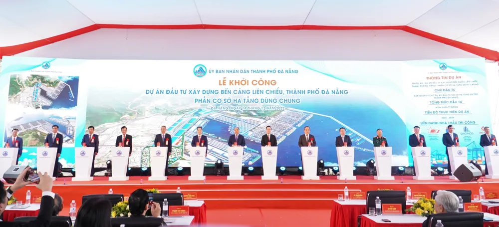 Chủ tịch nước Nguyễn Xuân Phúc: Cảng Liên Chiểu sẽ là điểm sáng tạo bứt phá ảnh 3 Chủ tịch nước Nguyễn Xuân Phúc: Cảng Liên Chiểu sẽ là điểm sáng tạo bứt phá ảnh 3