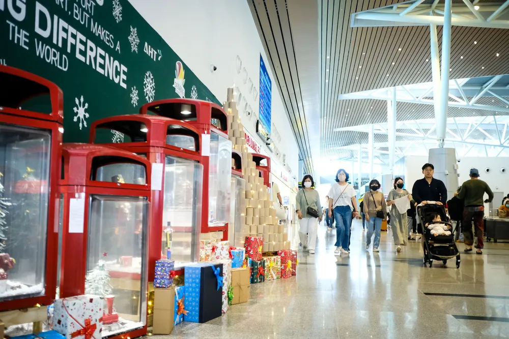 Những tác phẩm nghệ thuật chủ đề Giáng sinh được trưng bày tại Nhà ga quốc tế - Sân bay Đà Nẵng Những tác phẩm nghệ thuật chủ đề Giáng sinh được trưng bày tại Nhà ga quốc tế - Sân bay Đà Nẵng