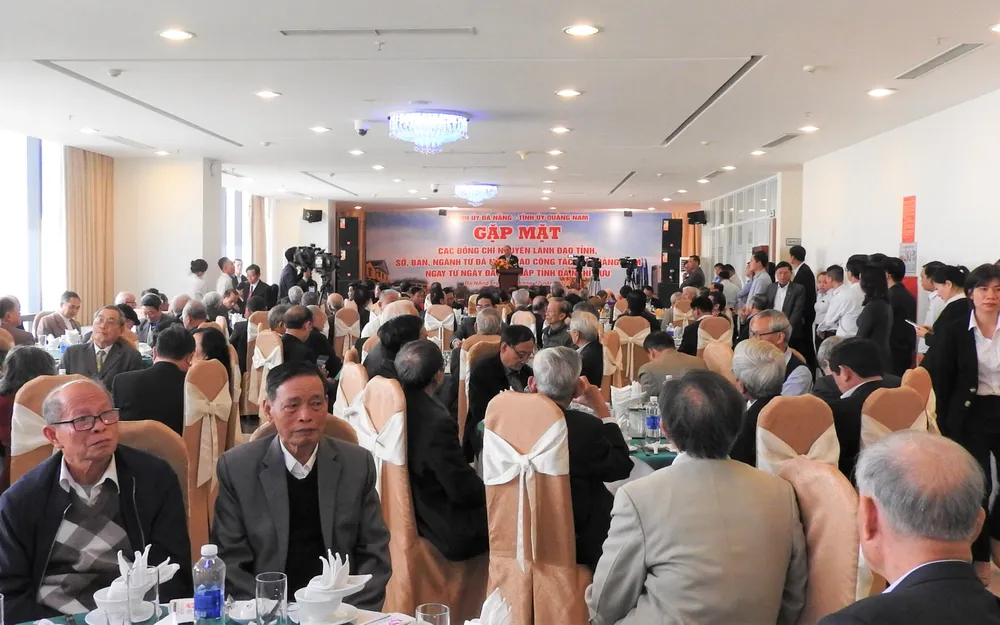 Toàn cảnh buổi gặp mặt Toàn cảnh buổi gặp mặt