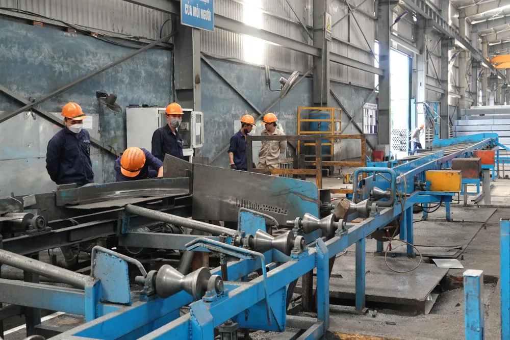 Hiện có nhiều doanh nghiệp trên địa bàn TP Đà Nẵng đang gặp khó khăn về đơn hàng phải giảm giờ làm, giảm công nhân