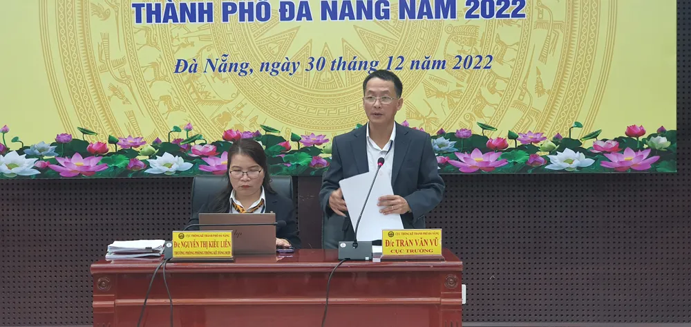 Ông Trần Văn Vũ, Cục trưởng Cục Thống kê TP Đà Nẵng thông tin tình hình doanh nghiệp