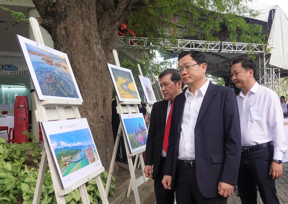 Ông Trần Phước Sơn, Phó Chủ tịch HĐND TP Đà Nẵng đến tham dự Hội Báo Xuân Qúy Mão 2023