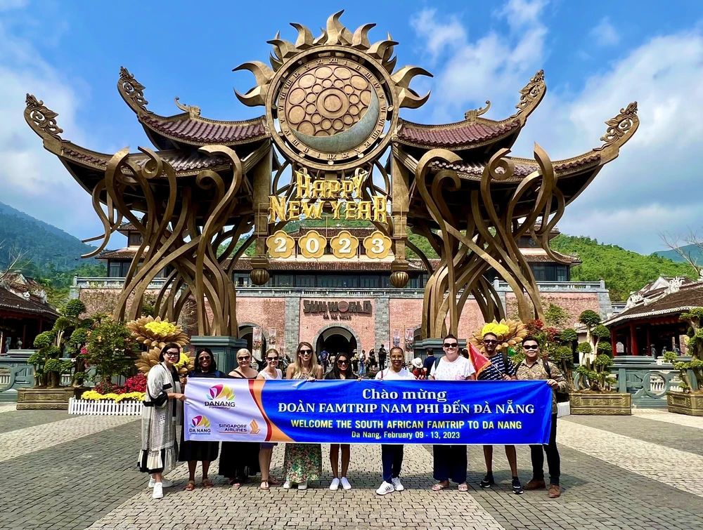 Đoàn Famtrip Nam Phi tham quan khu du lịch Sunworld Ba Na Hills