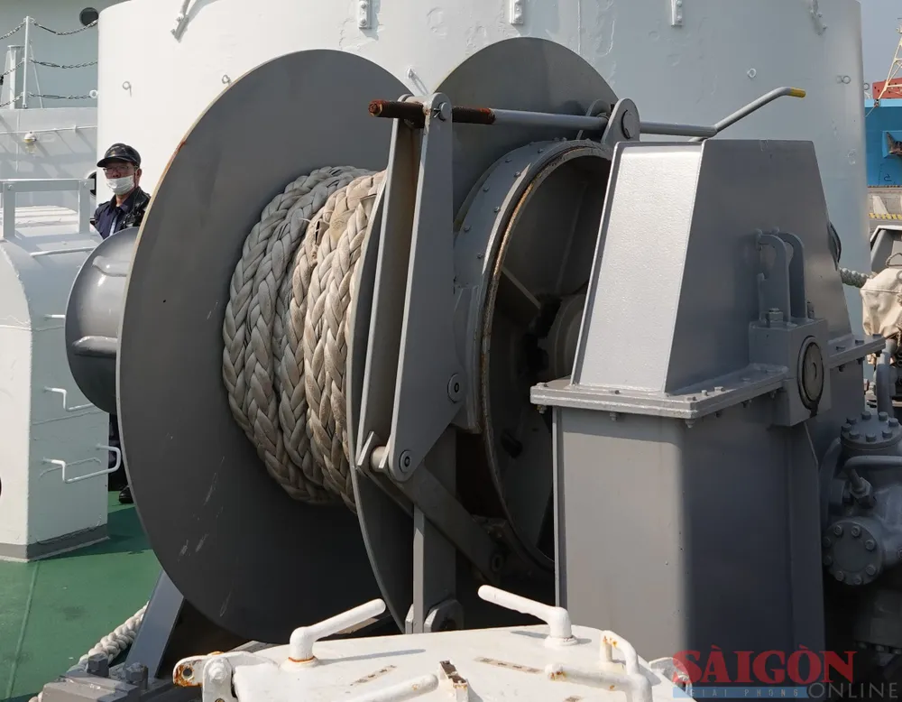 Bộ phận neo tàu SETTSU. Ảnh: XUÂN QUỲNH Bộ phận neo tàu SETTSU. Ảnh: XUÂN QUỲNH