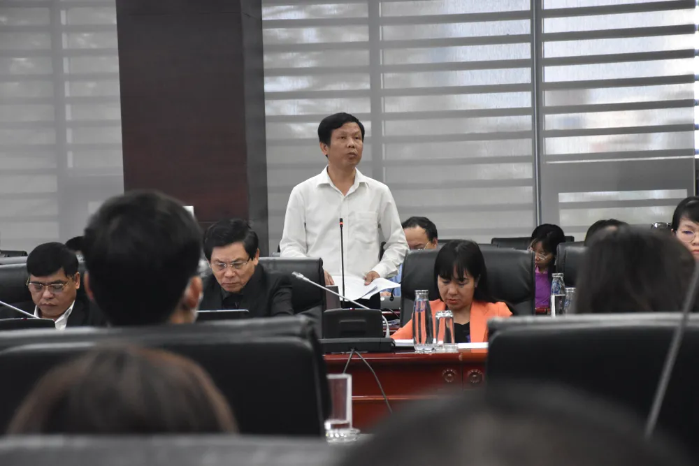 Ông Bùi Hồng Trung, Gíam đốc Sở GTVT TP Đà Nẵng ủng hộ việc xử lý mạnh tay với xe dù Ông Bùi Hồng Trung, Gíam đốc Sở GTVT TP Đà Nẵng ủng hộ việc xử lý mạnh tay với xe dù