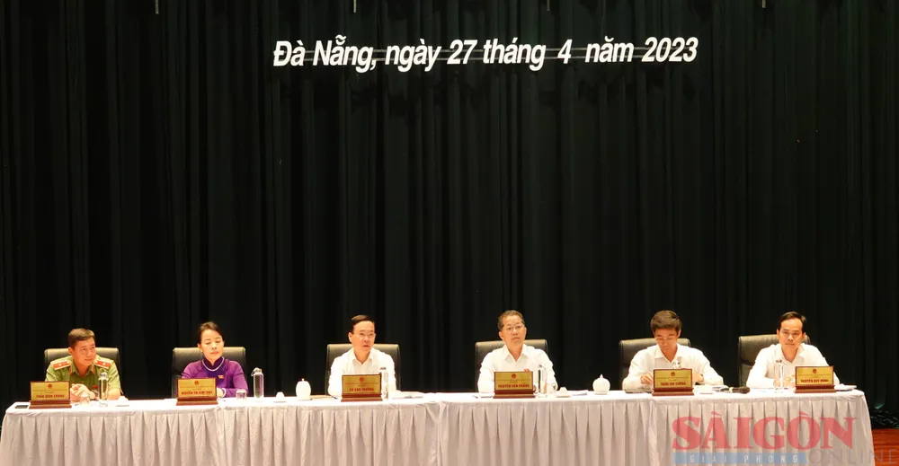Chủ tịch nước Võ Văn Thưởng cùng các ĐBQH TP Đà Nẵng chủ trì hội nghị tiếp xúc cử tri. Ảnh: XUÂN QUỲNH