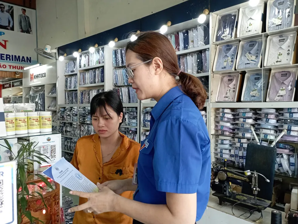 Lực lượng đoàn viên quận Hải Châu vận động cơ sở trên địa bàn