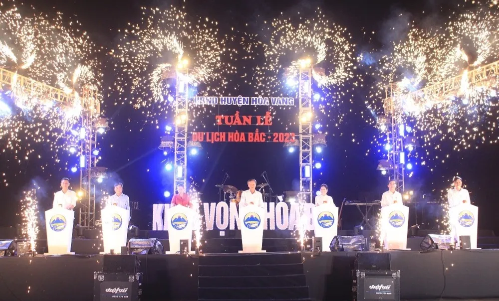 Nghi thức khai mạc. Ảnh: XUÂN QUỲNH Nghi thức khai mạc. Ảnh: XUÂN QUỲNH