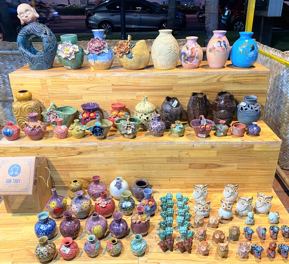 Sản phẩm của làng gốm truyền thống Sản phẩm của làng gốm truyền thống