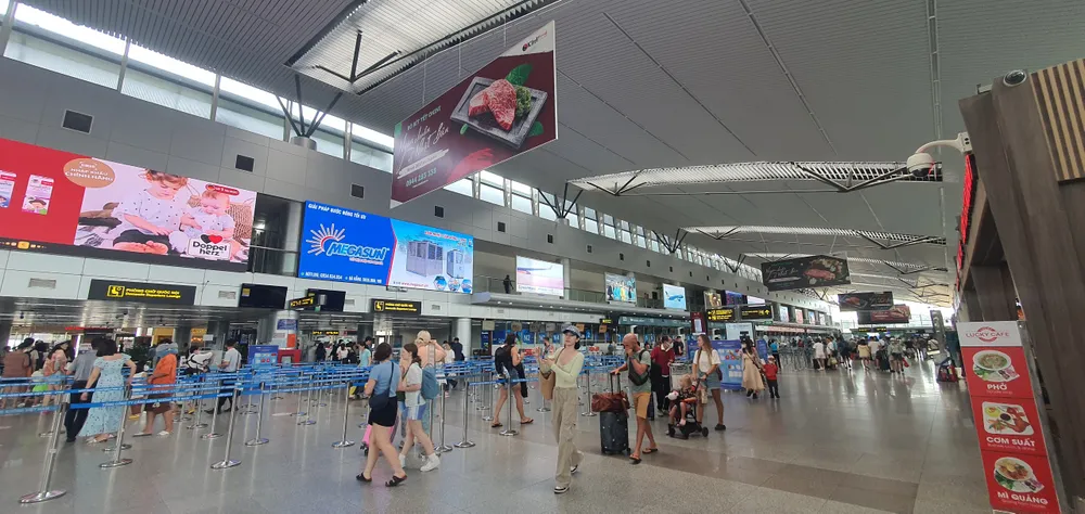 Ga đi quốc nội - sân bay Đà Nẵng trong ngày 2-5. Ảnh: XUÂN QUỲNH Ga đi quốc nội - sân bay Đà Nẵng trong ngày 2-5. Ảnh: XUÂN QUỲNH