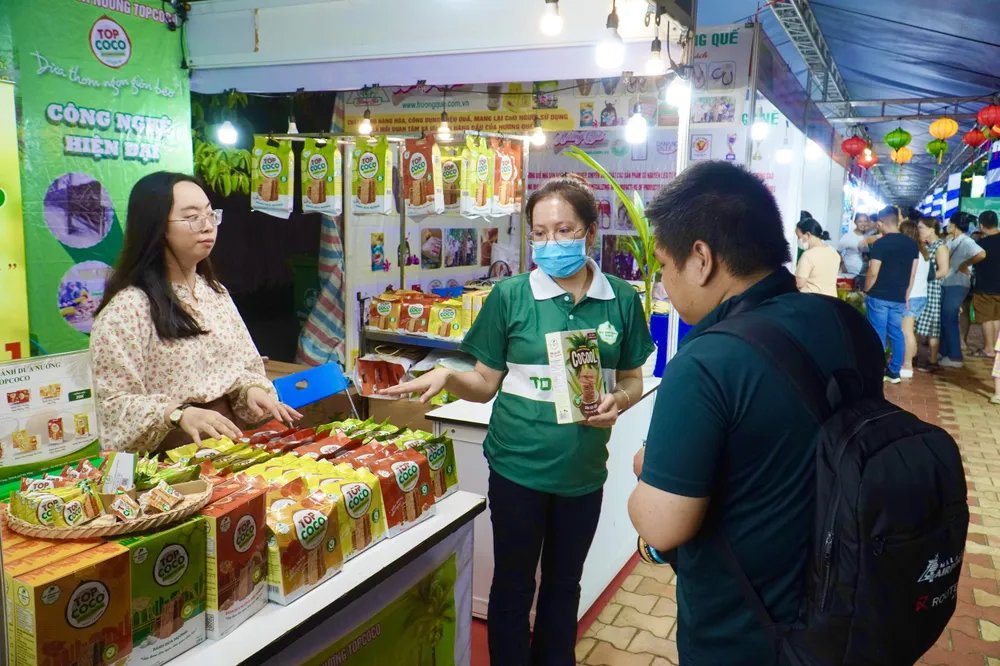 Công ty TNHH Mỹ Phương Food là một doanh nghiệp vừa và nhỏ ở Đà Nẵng phân phối sản phẩm đi 63 tỉnh, thành phố. Ảnh: XUÂN QUỲNH Công ty TNHH Mỹ Phương Food là một doanh nghiệp vừa và nhỏ ở Đà Nẵng phân phối sản phẩm đi 63 tỉnh, thành phố. Ảnh: XUÂN QUỲNH