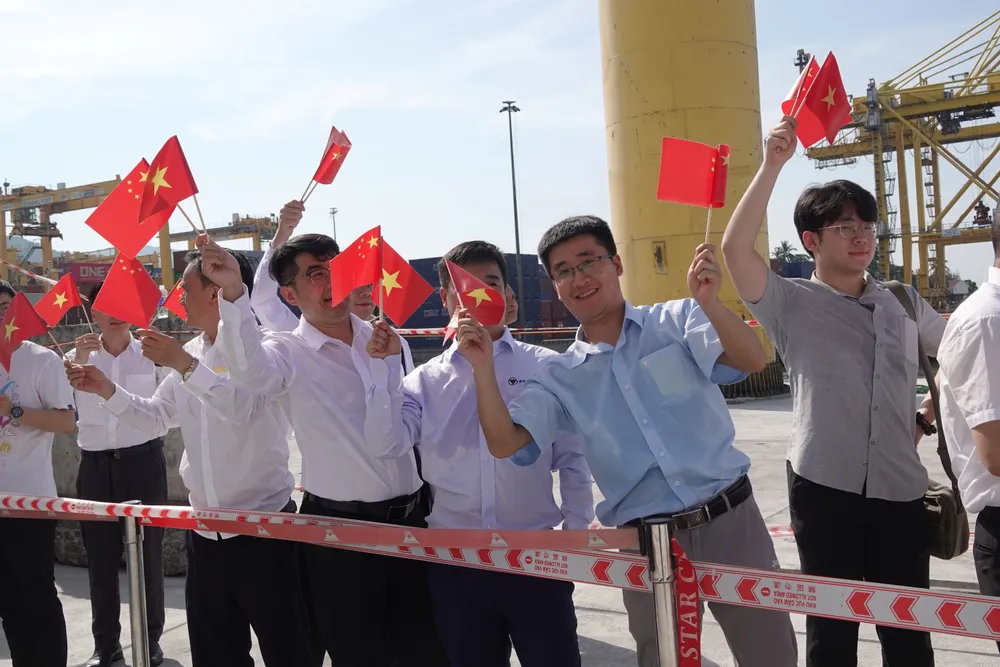 Cộng đồng người Trung Quốc tại Việt Nam có mặt tại lễ đón. Ảnh: XUÂN QUỲNH Cộng đồng người Trung Quốc tại Việt Nam có mặt tại lễ đón. Ảnh: XUÂN QUỲNH