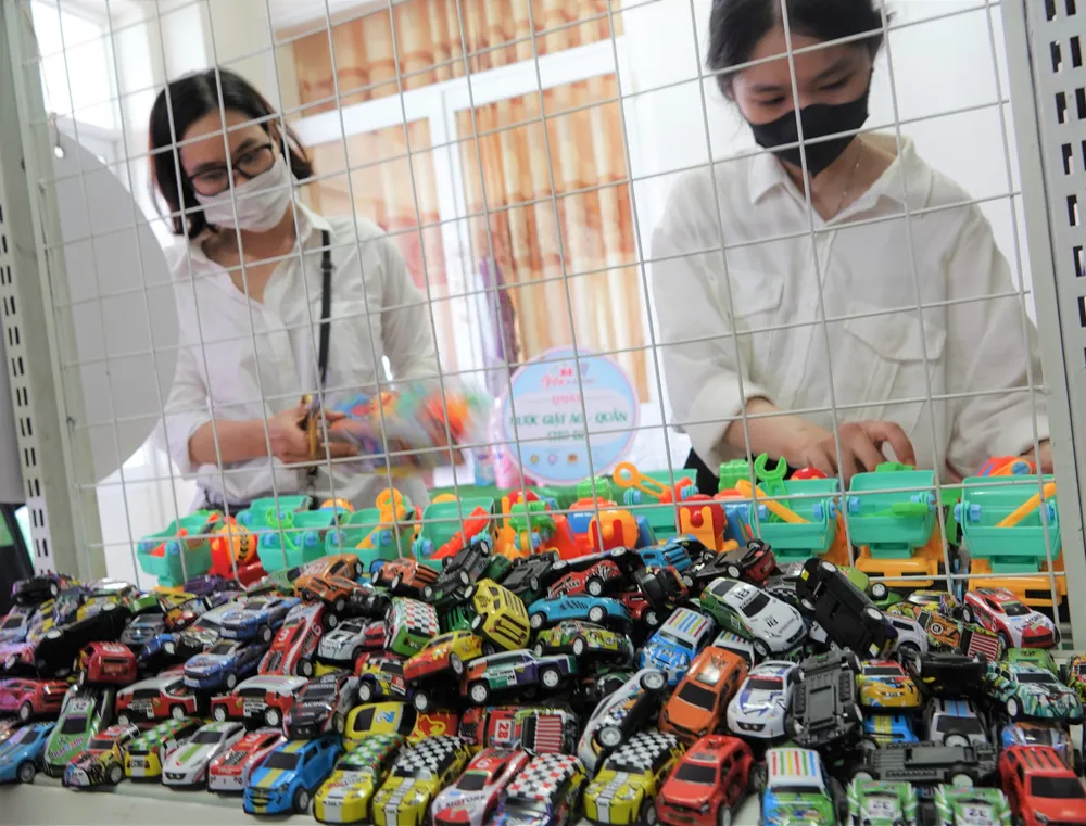 Các mặt hàng tại siêu thị. Ảnh: XUÂN QUỲNH