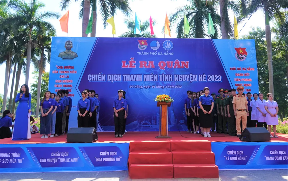 Các đội hình tình nguyện hè. Ảnh: XUÂN QUỲNH Các đội hình tình nguyện hè. Ảnh: XUÂN QUỲNH