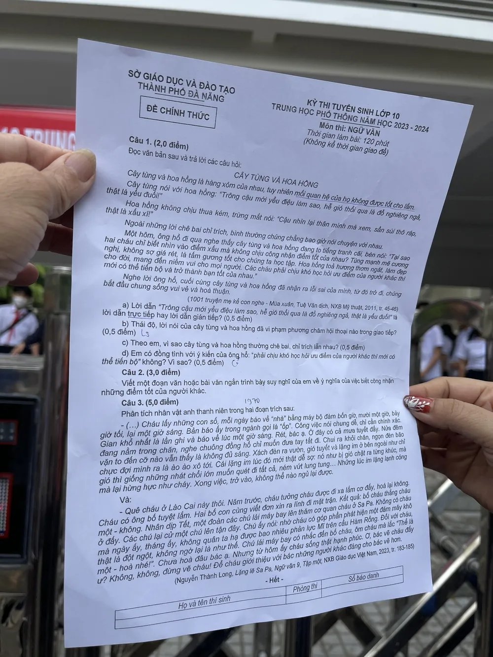 Đề thi môn ngữ văn. Ảnh: XUÂN QUỲNH Đề thi môn ngữ văn. Ảnh: XUÂN QUỲNH