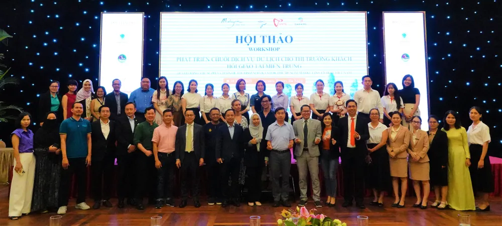 Hội thảo có đại diện hơn 100 doanh nghiệp du lịch khách sạn, nhà hàng, lữ hành tại 3 tỉnh thành Thừa Thiên Huế, Đà Nẵng, Quảng Nam. Ảnh: XUÂN QUỲNH Hội thảo có đại diện hơn 100 doanh nghiệp du lịch khách sạn, nhà hàng, lữ hành tại 3 tỉnh thành Thừa Thiên Huế, Đà Nẵng, Quảng Nam. Ảnh: XUÂN QUỲNH