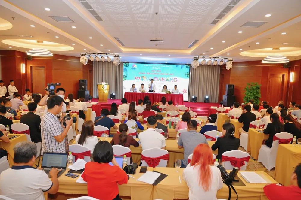 Toàn cảnh buổi họp báo. Ảnh: XUÂN QUỲNH Toàn cảnh buổi họp báo. Ảnh: XUÂN QUỲNH