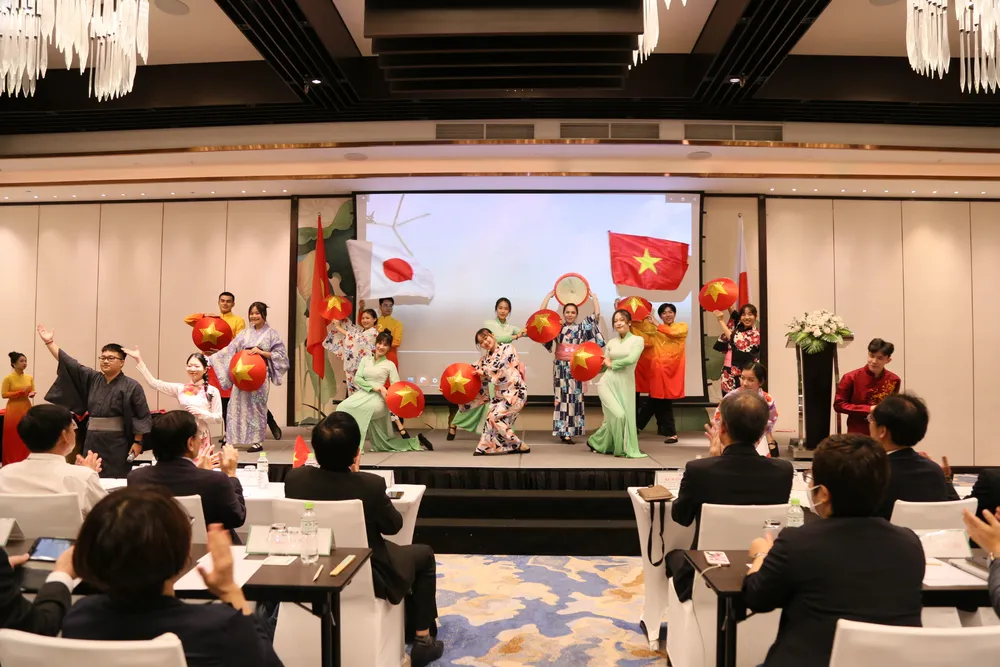 Ngày hội là hoạt động để người dân 2 địa phương tìm hiểu văn hóa, đặc trưng lẫn nhau Ngày hội là hoạt động để người dân 2 địa phương tìm hiểu văn hóa, đặc trưng lẫn nhau