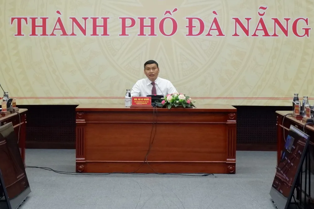 Ông Hồ Kỳ Minh, Phó Chủ tịch thường trực UBND TP Đà Nẵng giải đáp. Ảnh: XUÂN QUỲNH Ông Hồ Kỳ Minh, Phó Chủ tịch thường trực UBND TP Đà Nẵng giải đáp. Ảnh: XUÂN QUỲNH