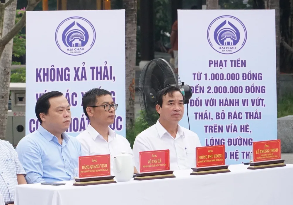 Tham gia lễ phát động có ông Lê Trung Chinh, Chủ tịch UBND TP Đà Nẵng