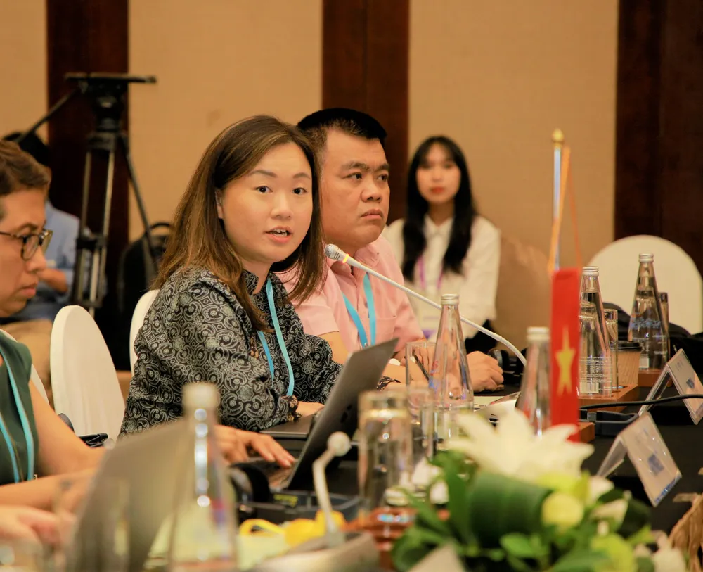 Bà Teresa Tan, đại diện TikTok chia sẻ tại diễn đàn. Ảnh: XUÂN QUỲNH