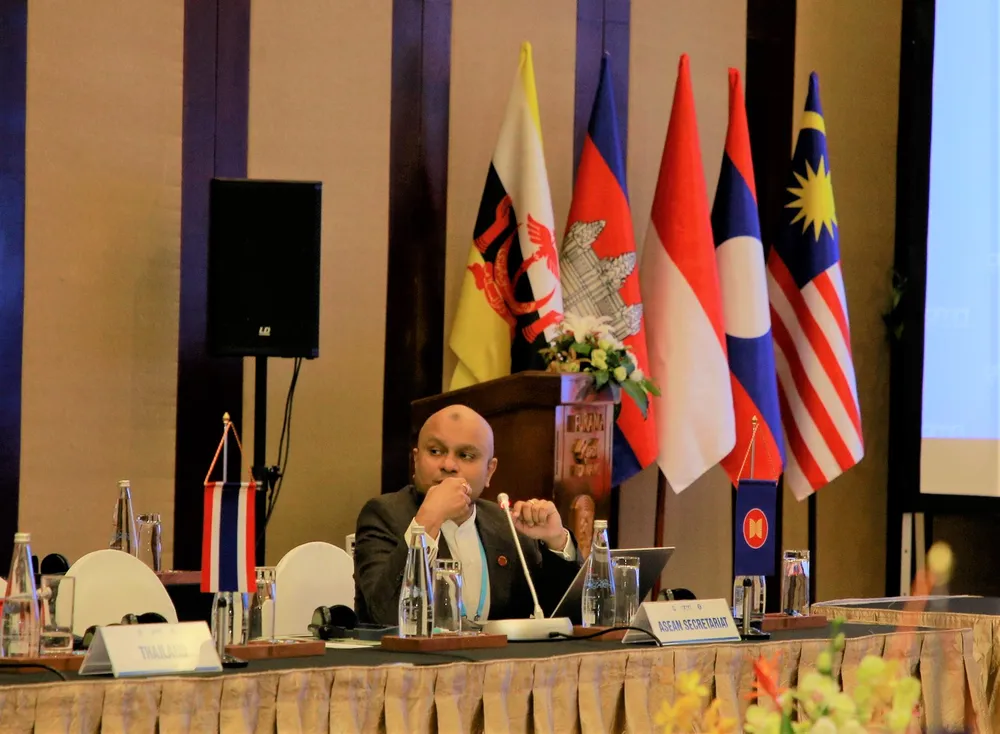 Ông Izzad Zalman, cán bộ cấp cao Văn hóa và Thông tin (Ban Thư ký ASEAN) góp ý. Ảnh: XUÂN QUỲNH