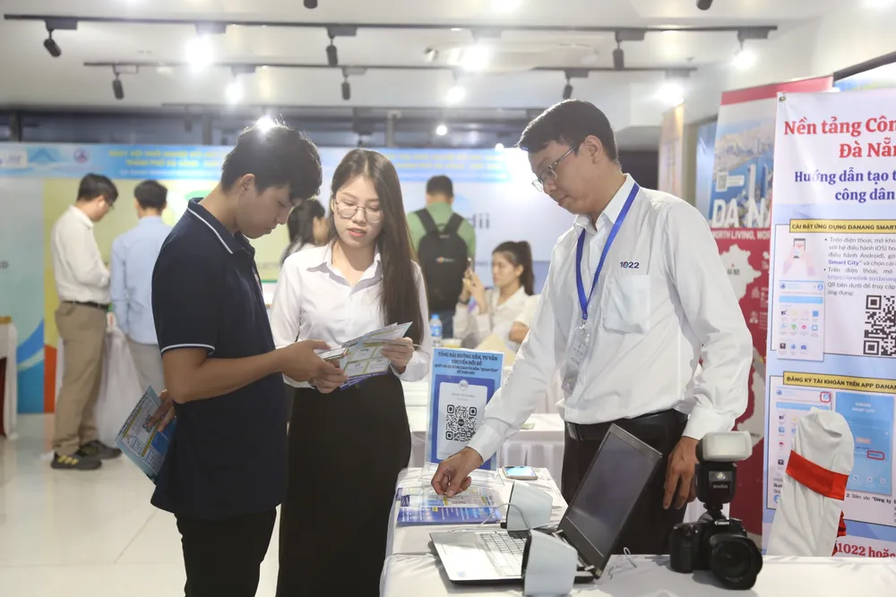 Nguồn nhân lực đóng vai trò là một trong những yếu tố mang lại lợi thế. Ảnh: XUÂN QUỲNH Nguồn nhân lực đóng vai trò là một trong những yếu tố mang lại lợi thế. Ảnh: XUÂN QUỲNH