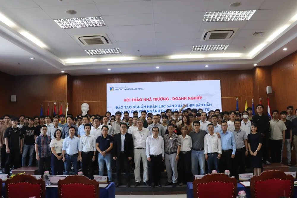 Việc hợp tác giữa cơ sở đào tạo và doanh nghiệp là hoạt động quan trọng, diễn ra xuyên suốt. Ảnh: XUÂN QUỲNH Việc hợp tác giữa cơ sở đào tạo và doanh nghiệp là hoạt động quan trọng, diễn ra xuyên suốt. Ảnh: XUÂN QUỲNH