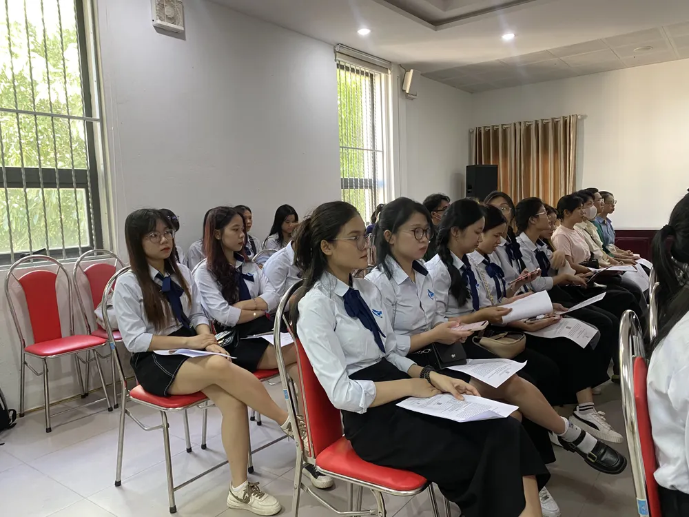 Các chương trình giáo dục tại Bảo tàng hướng tới đối tượng trẻ là học sinh, sinh viên Các chương trình giáo dục tại Bảo tàng hướng tới đối tượng trẻ là học sinh, sinh viên