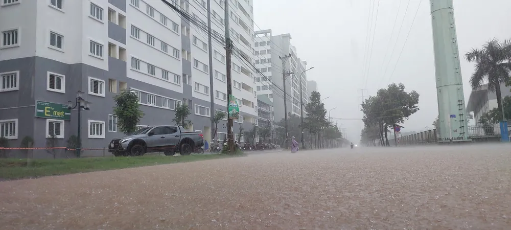 Mưa lớn làm hạn chế tầm nhìn